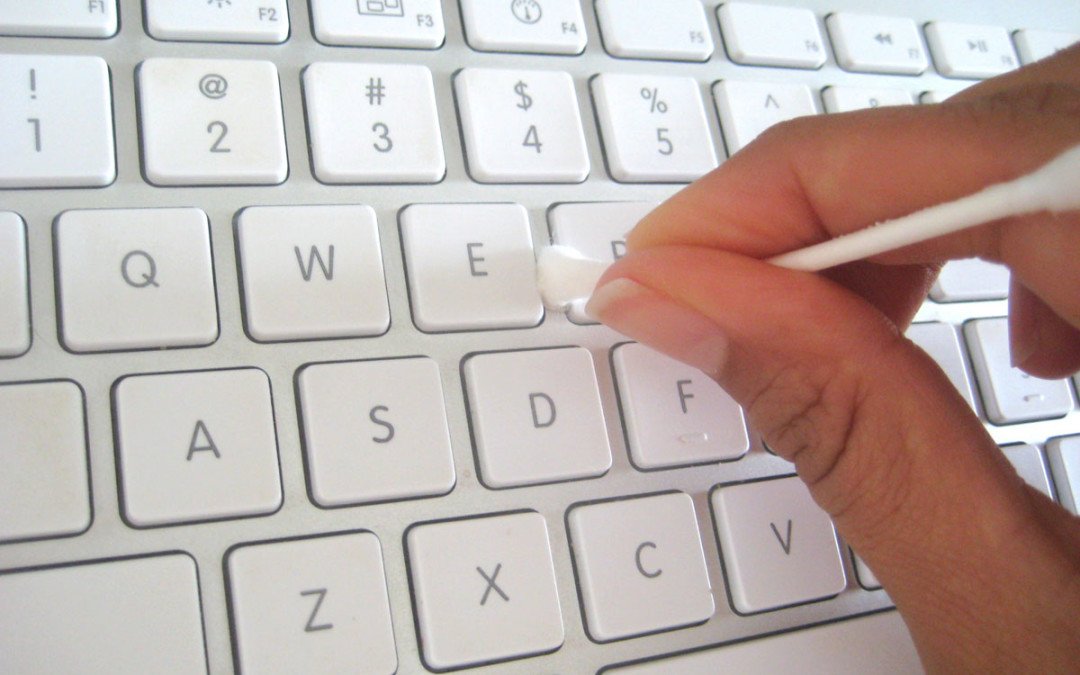 Computer Keyboard Cleaning