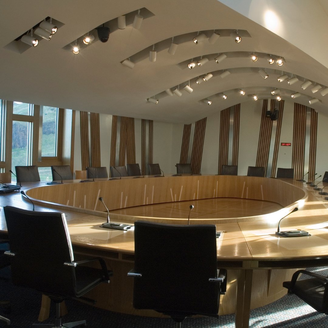 Governmental Office Cleaning - Security Clearances & Compliance - Professional governmental office cleaning maintaining federal facility in Cincinnati with compliance protocols