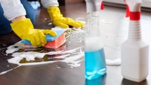 Choosing-a-Commercial-Cleaning-Services-Company-for-Your-Educational-Facility-Cleaning-Floor