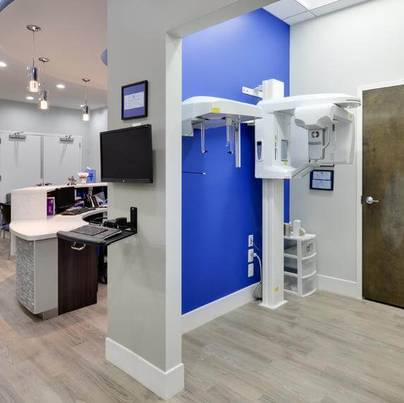 Dental Office Cleaning – Properly disinfected dental equipment and surfaces by CWD Building Services dental cleaning team<br />
